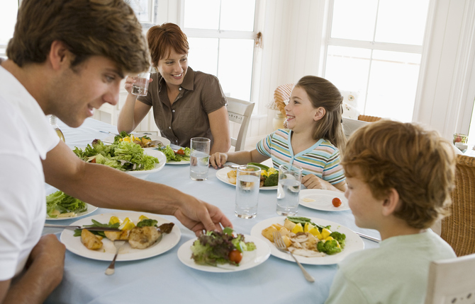 Cuando El Nino Comienza A Comer Lo Mismo Que La Familia Permisodepaternidad